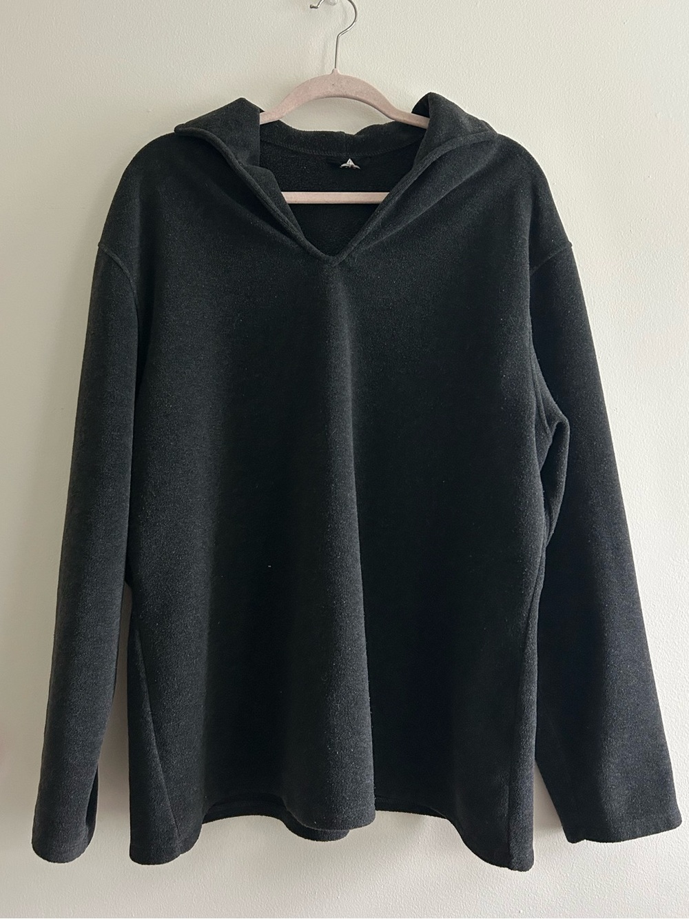 Vintage Fjallraven Men's Grey V‑Neck Fleece Sweater